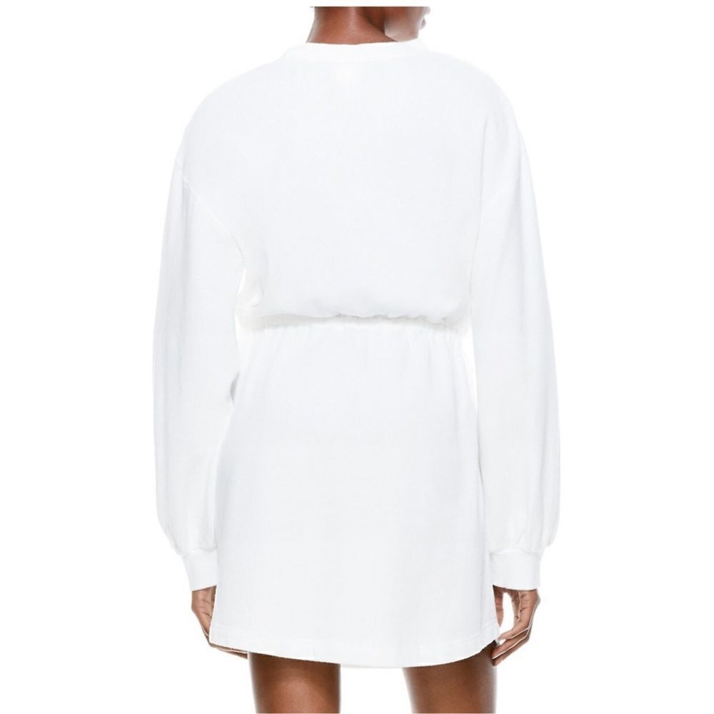 Alice + Olivia
Heeda Dropped-Shoulder Toggle Dress - Picture 3 of 7